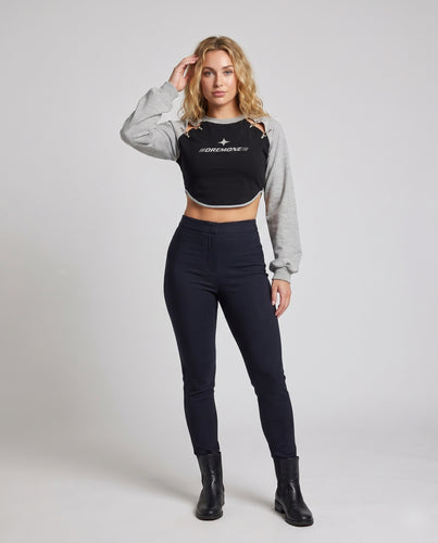 Damen nan kurzes Raglan-Sweatshirt mit Schulterausschnitten und dekorativen Metallklammern EB