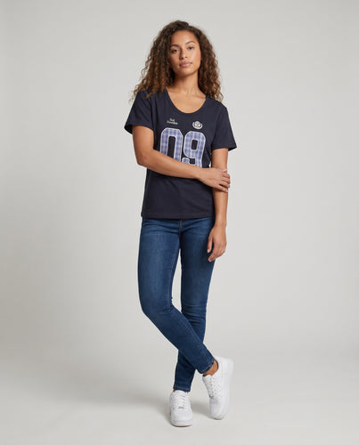 Damen nan lässiges Baumwollshirt mit V-Ausschnitt, karierter Ziffern-Applikation und Logoemblem EB