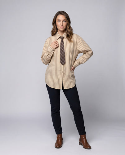 Damen nan lässiges Oversize-Hemd mit feinen Nadelstreifen, Kentkragen und Bruststickerei EB
