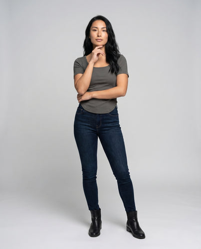 Damen nan leichtes Boxy-Kurzarmshirt mit breitem quadratischem Ausschnitt und abgerundetem Saum EB