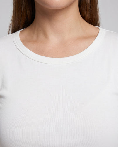 Damen nan minimalistisches Langarm-Basictop aus leichtem Stretchjersey mit schmaler Silhouette EB
