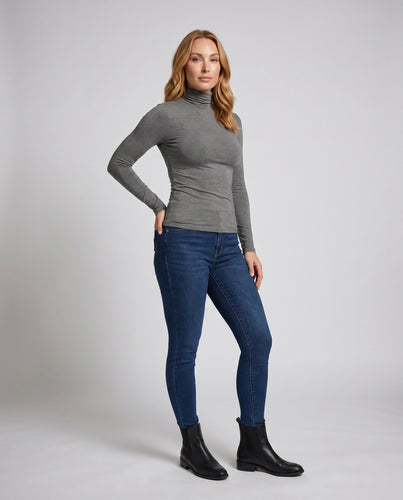 Damen nan schlank geschnittenes Rollkragen-Shirt aus stretchigem Feinjersey EB