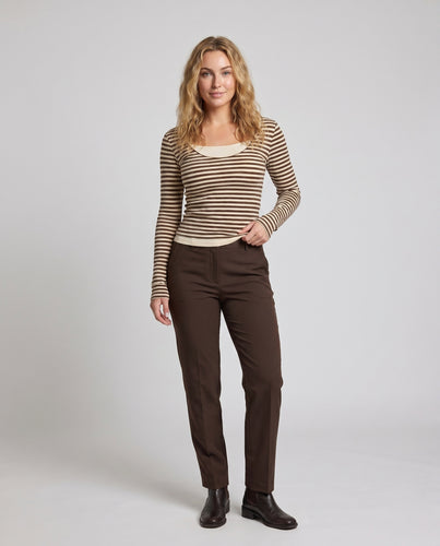 Damen nan schlankes Layer-Langarmshirt mit eckigem Ausschnitt und integrierter Camisole EB