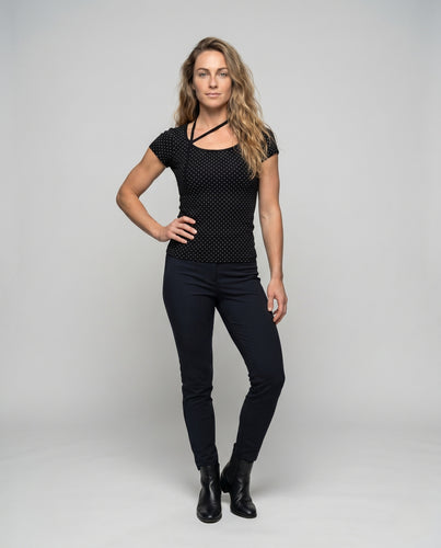 Damen nan schmal geschnittenes Polka-Dot Jerseyshirt mit U-Ausschnitt und taillierender Seitennaht EB
