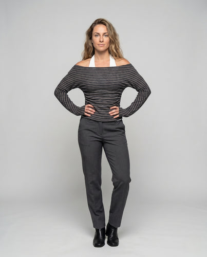 Damen nan schulterfreier Feinstrick-Pullover mit diagonalem Streifenmuster und gerafftem Saum EB