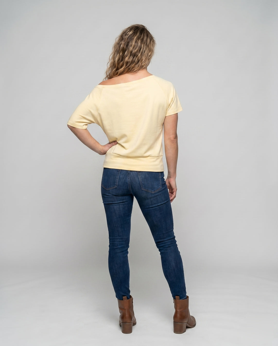 Damen nan schulterfreies Relax-Oberteil mit weitem U-Boot-Ausschnitt, Kurzarm und doppellagigem Saum EB