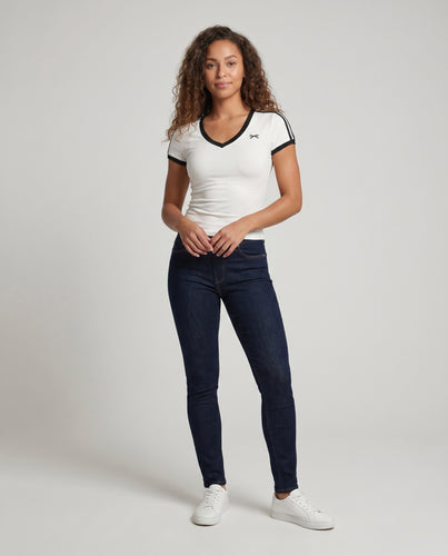 Damen nan sportives V-Ausschnitt-Shirt mit feiner Bruststickerei und elastischer Passform EB
