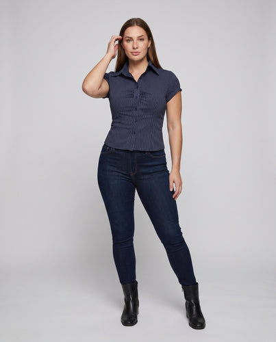Damen nan taillierte Kurzarm-Hemdbluse mit Nadelstreifen und geraffter Vorderpartie EB