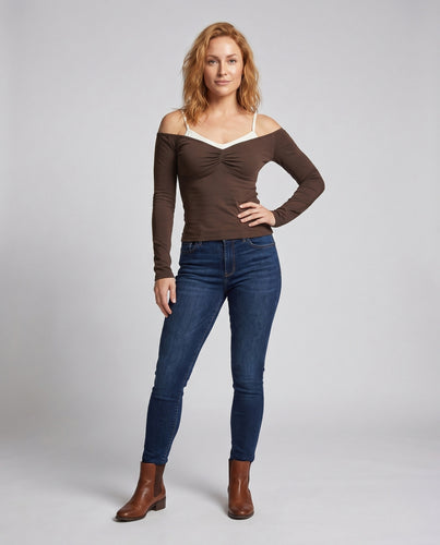 Damen nan tailliertes Baumwollmix-Langarmshirt mit gerafftem V‑Dekolleté, Off-Shoulder-Effekt und Daumenöffnungen EB