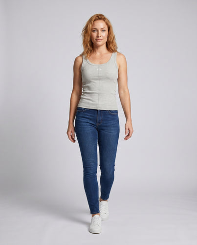 Damen nan tailliertes geripptes Layering-Stricktop mit U-Boot-Ausschnitt EB
