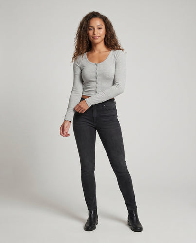 Damen nan tailliertes Langarm-Croptop aus Rippjersey mit durchgehender Knopfleiste und figurbetonter Passform EB