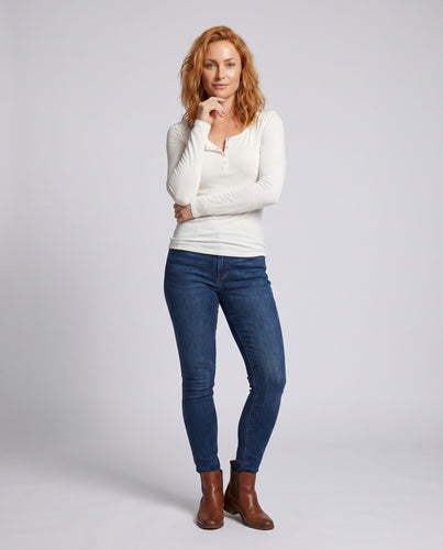Damen nan tailliertes Lounge-Henleyshirt mit Druckknopfblende und weichem Modalmix EB