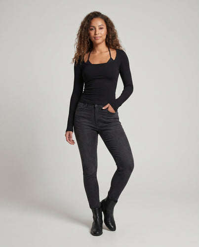 Damen nan tailliertes Shaping-Longsleeve mit weitem eckigen Ausschnitt und nahtlosen Ärmeln EB