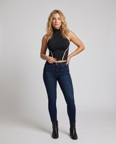 Damen nan tailliertes Sport-Neck-Top mit kurzem Reißverschluss und Kontrastpaspel EB