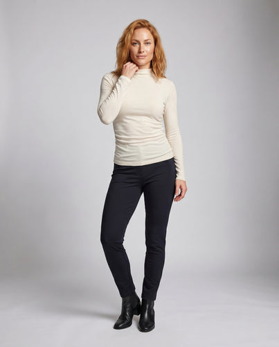 Damen nan tailliertes Stehkragen-Lagenlook-Top aus weichem Modal-Stretch mit verlängerten Manschetten EB