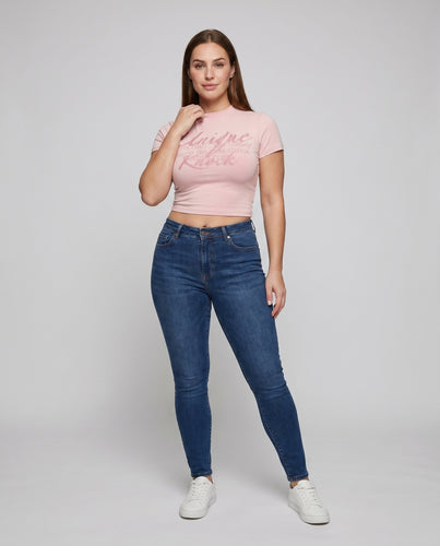Damen nan tailliertes Stretch-Cropshirt mit Rundhalsausschnitt und Statement-Print EB