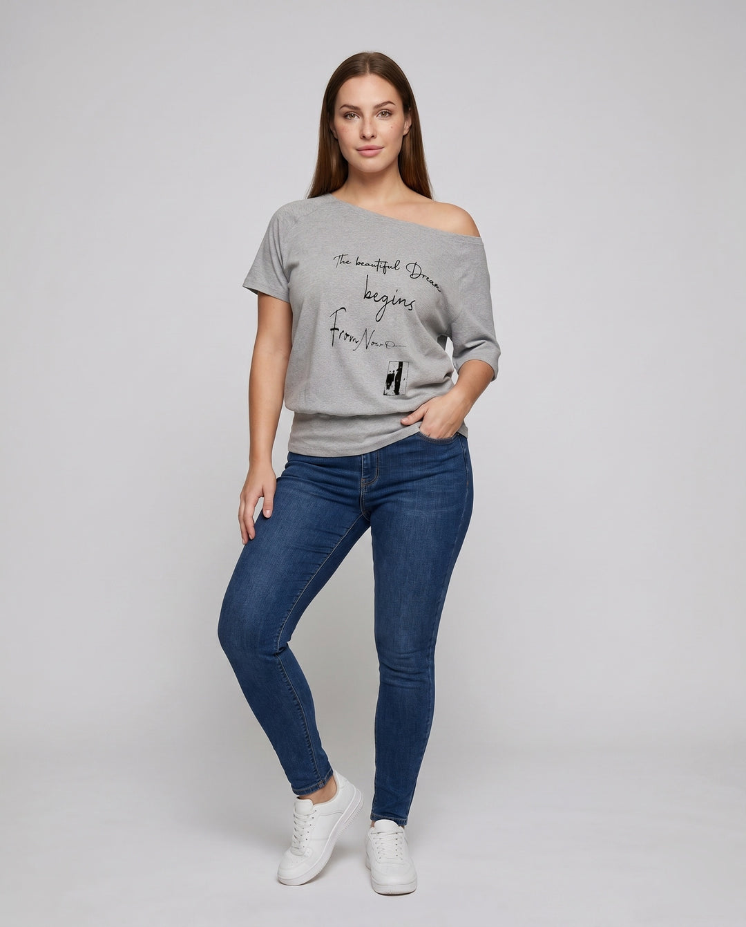 Damen nan weit geschnittenes Freizeitshirt mit überschnittenen Schultern, asymmetrischem Ausschnitt und Statement-Print EB