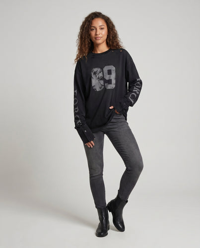 Damen nan weit geschnittenes Sweatshirt mit verwaschenem Vintage-Look, Nummernprint und Used-Effekten EB
