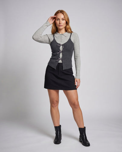 Damen nan zweilagiges Poloshirt-Top mit feinem Rippunterzug, verlängerter Ärmel und geschnürtem Spaghettiträger-Cami EB