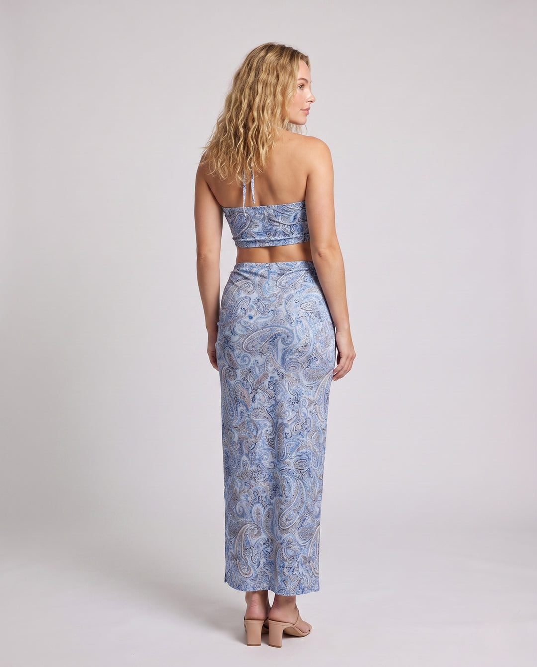Product 15844645798218 - back_view