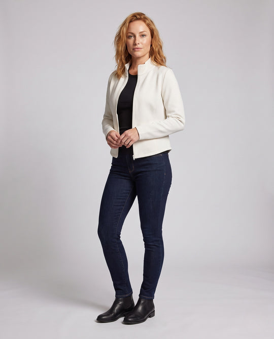 Damen Modische Fleecejacke mit peppigem Schnitt EB