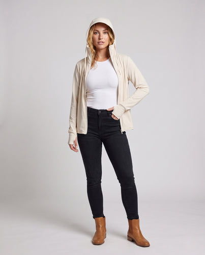 Damen Atmungsaktive Funktionsjacke mit verstellbarem Kapuzendesign und innovativem Feuchtigkeitsmanagement EB