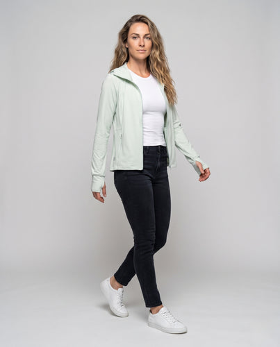 Damen Sportjacke mit hohem Kragen und innovativem Kapuzendesign EB