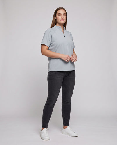 Damen sportliches Kurzarmshirt mit hohem Kragen R&B