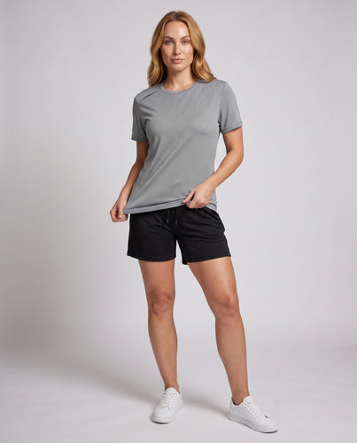 Damen atmungsaktives Sportset mit hochfunktionalem T-Shirt und Shorts R&B