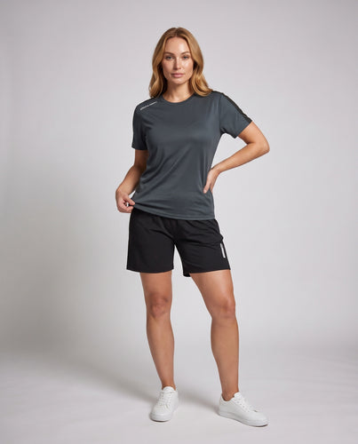 Damen atmungsaktives Sportset mit kurzen Ärmeln und elastischen Shorts R&B