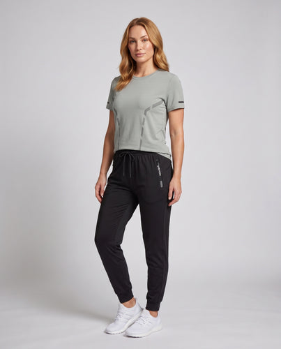 Damen sportliches Funktionsset mit atmungsaktivem T-Shirt und bequemer Jogginghose R&B