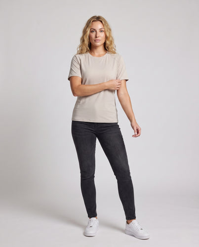 Damen Sportliches Kurzarm-T-Shirt mit innovativer atmungsaktiver Technologie R&B