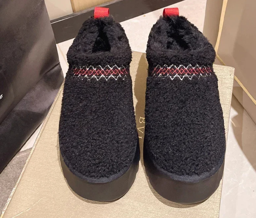 Schuhe mit Winterfell EB