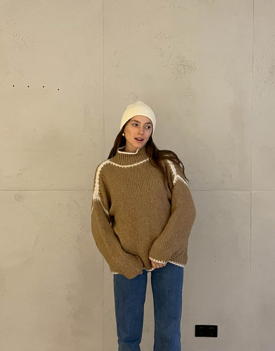 EB | Pullover mit Kontrastnähten