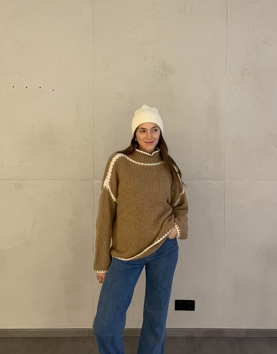 EB | Pullover mit Kontrastnähten