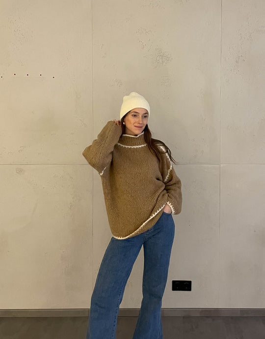 EB | Pullover mit Kontrastnähten