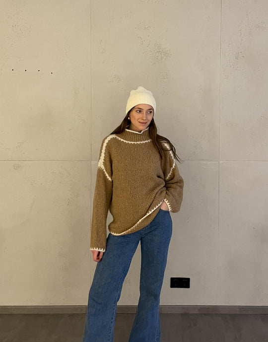EB | Pullover mit Kontrastnähten
