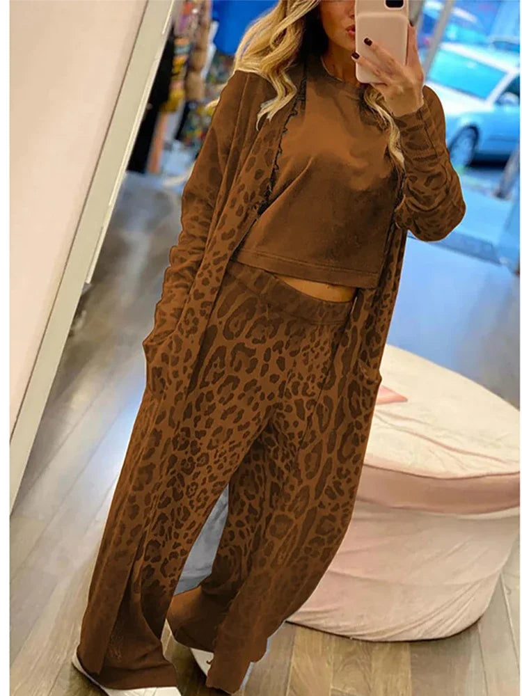 EB | Langarmweste und Elastische Hose mit Leopardenmuster
