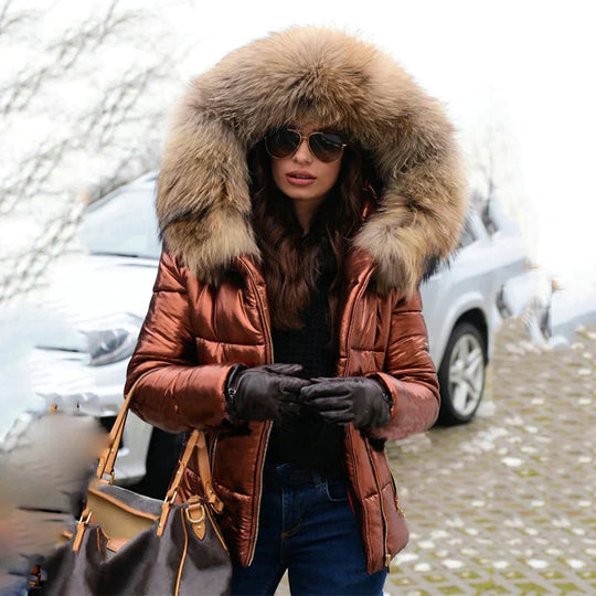 EB | Winterjacke mit Kapuze aus Pelz