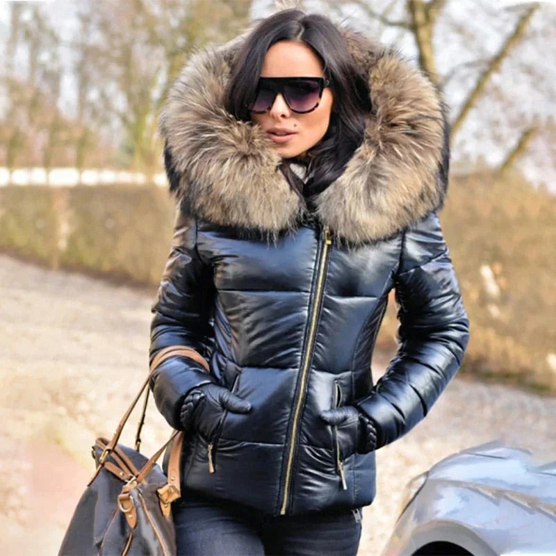 EB | Winterjacke mit Kapuze aus Pelz