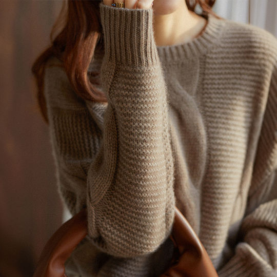 EB | Cashmere Couture Cable-Knit Pullover