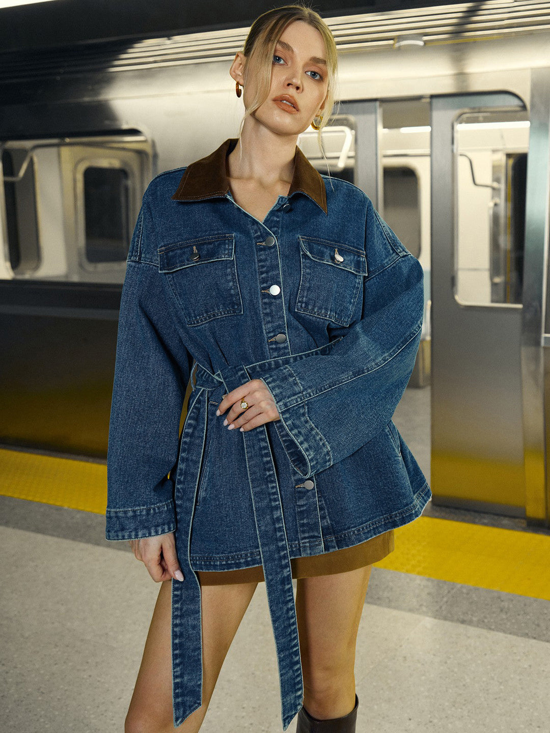 EB | Trendige Jeansjacke Damen mit Gürtel und Taschen