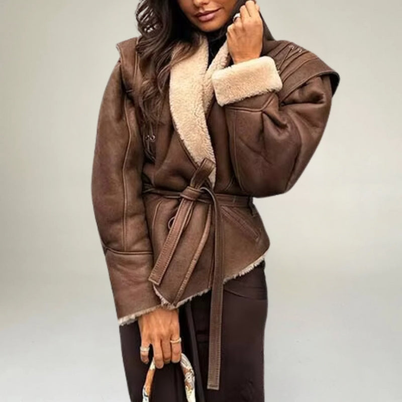 EB | Lederjacke - Wickeldesign - Gurtel Taille - Strukturierte Schultern - Schnürdetails