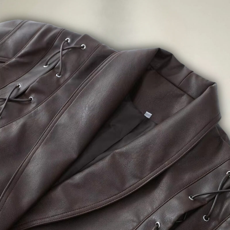 EB | Lederjacke - Wickeldesign - Gurtel Taille - Strukturierte Schultern - Schnürdetails