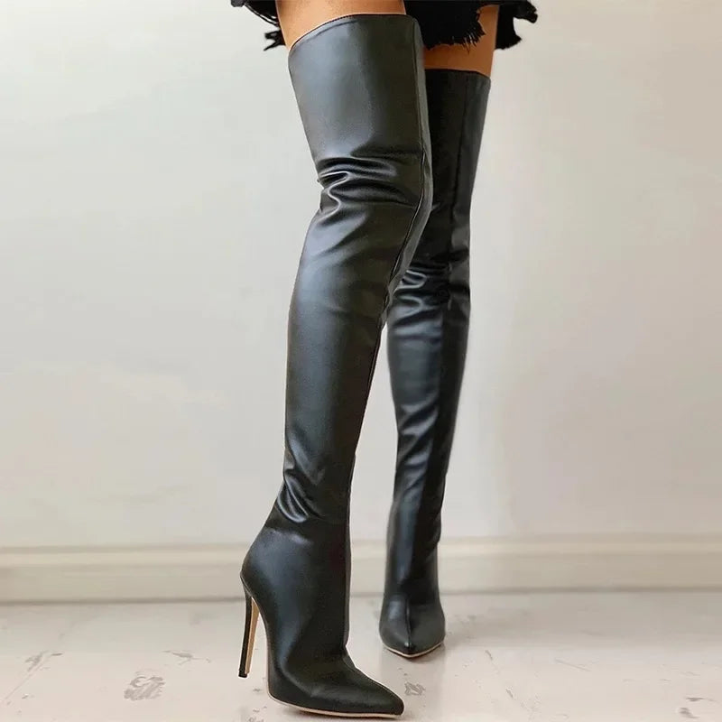 EB | Die Kniehohe Absatzstiefel