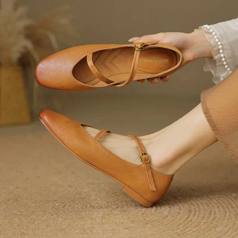 Klassische Damenschuhe aus Leder EB EB