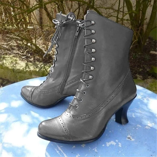 EB | Viktorianische Schnürstiefel mit Absatz