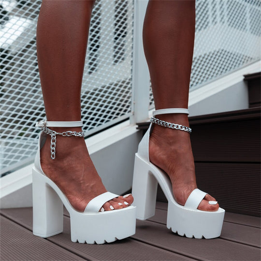 Lexi Heels | Super feminin und gleichzeitig edgy! EB