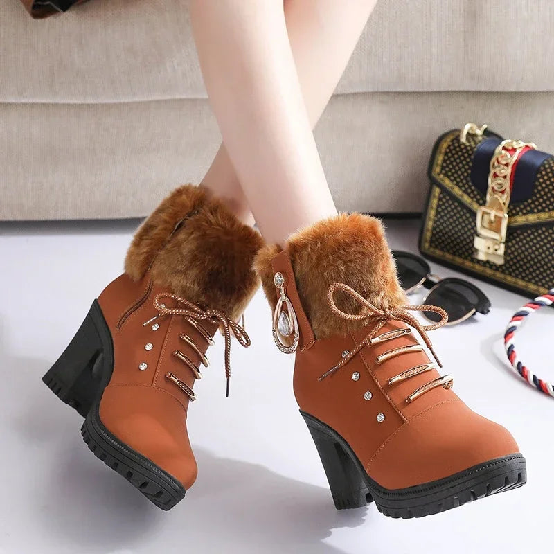 EB | British Style High Heel Kurzstiefel mit Seitlichem Reißverschluss