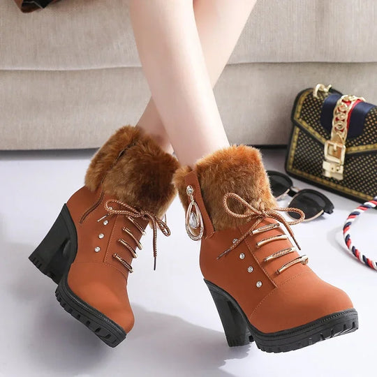 EB | British Style High Heel Kurzstiefel mit Seitlichem Reißverschluss